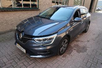 Vaurioauto  passenger cars Renault Mégane Renault Mégane Estate 1.3 TCe Intens 2022/8
