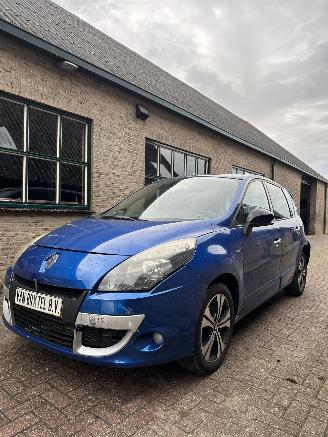 Vaurioauto  passenger cars Renault Scenic 1.4 TCe Bose 2011/12