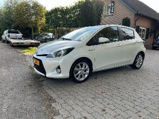 Damaged car Toyota Yaris 1.5 Full Hybrid Dynamic 2012/11