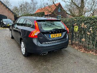 Volvo V-60 2.4 D6 AWD Plug-In Hybrid Summum picture 3