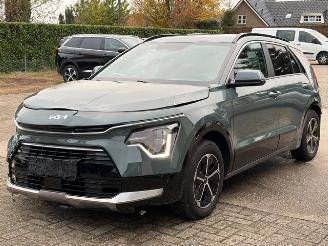 uszkodzony samochody osobowe Kia Niro 1.6 GDI PHEV HYBRIDE 171 PK ! ( SCHROEFSCHADE ) 2024/4