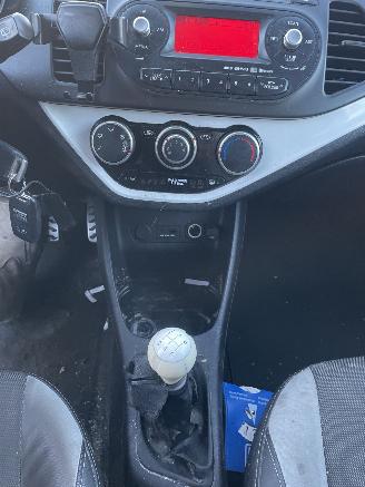 Kia Picanto  picture 9