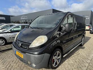 Vaurioauto  passenger cars Nissan Primastar 2.0 DCi L1H1 Automaat 2011/1