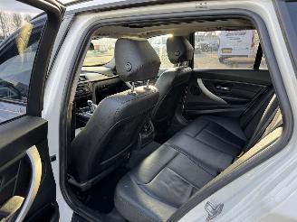 BMW 3-serie 320D Automaat Panoramadak picture 15