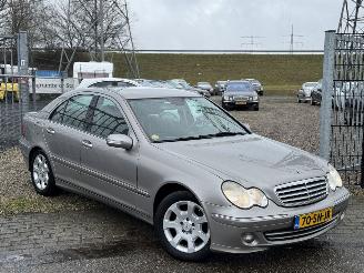 Schadeauto Mercedes C-klasse c220 CDI Elegance 2006/3