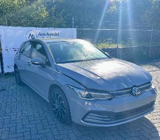 damaged passenger cars Volkswagen Golf VIII Lim. Life eTSI 2023/11