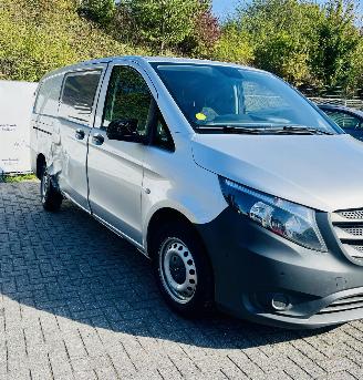 skadebil auto Mercedes Vito 116 CDI 2022/2