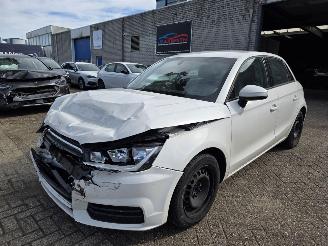 skadebil auto Audi A1 Sportback 1.0TFSI-Ultra Navi Stoelverw. CruiseControle Airco Pdc 70KW/95PK 2018/8