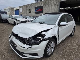 Unfallwagen Volkswagen Golf 1.0TSI DSG Pano Virtual Leder Memory DynAudio Standkachel Navi Keyless Camera Full-Led Stuurverw. Stoelverw. Lane-Assist Acc  85KW/116PK 2019/6