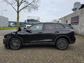 Volkswagen Tiguan 1.5 eTSI DSG IQ-Light 360View Virtual Keyless Sfeerverl. Acc Lane-Assist 1/2Leder Trekhaak picture 2