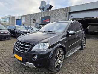 Coche accidentado Mercedes ML 63 AMG Facelift Sch.Dak Camera Navi Luchtver. Memory Stoelkoeling Stoelverw. Trekhaak 375KW/510PK 2006/11