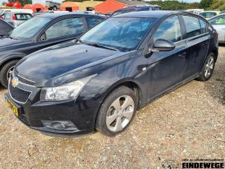 Salvage car Chevrolet Cruze Cruze (305), Hatchback, 2010 / 2015 1.8 16V VVT 2012/3