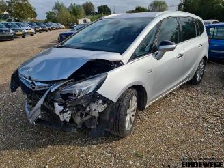 Vrakbiler auto Opel Zafira Zafira Tourer (P12), MPV, 2011 / 2019 2.0 CDTI 16V 110 Ecotec 2013/6