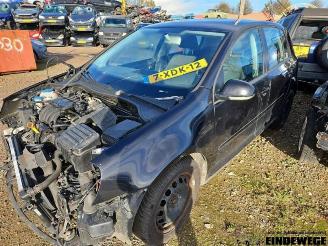 Uttjänta bilar auto Volkswagen Golf  2004/5