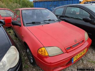 Coche siniestrado Suzuki Swift Swift (SF310/413), Hatchback 3-drs, 1989 / 2004 1.3 1998/4