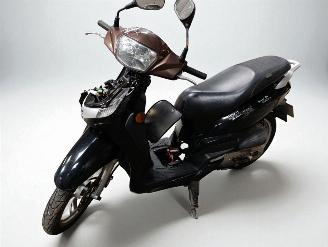 damaged scooters Peugeot  50 TWEET 2013/1