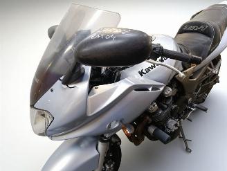 Kawasaki ZR - 7  picture 19