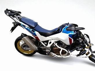 krockskadad bil motor Honda  CRF AFRICA TWIN 2021/7