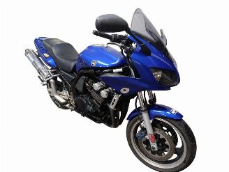 dommages motocyclettes  Yamaha FZ 6 Fazer  2003/8