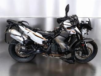 krockskadad bil motor KTM  ADVENTURE 2019/10