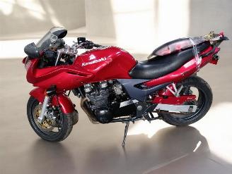 Kawasaki ZR - 7 S picture 2