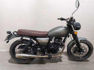 krockskadad bil motor Mash  SEVENTY 2025/1