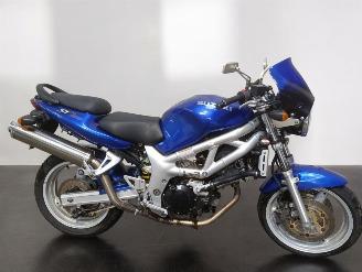 krockskadad bil motor Suzuki SV 650  2001/12