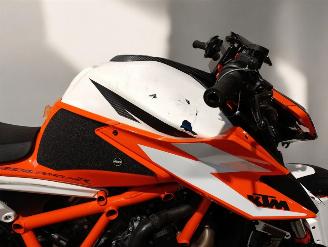 KTM 1290 Super Duke R  picture 21