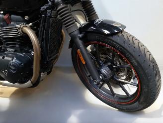 Triumph  STREET TWIN picture 8