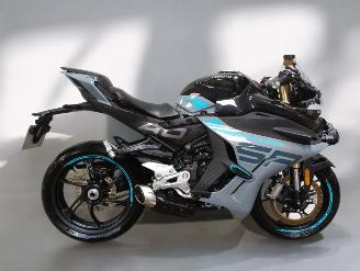 dañado motos CFMoto  SR 2025/5