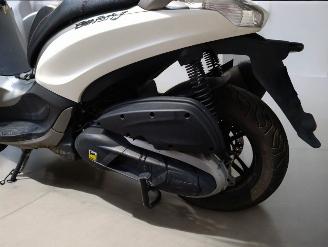 Piaggio  BEVERLY picture 18