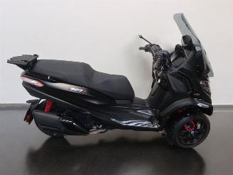 skadebil bromfiets Piaggio  MP3 HPE 2024/10