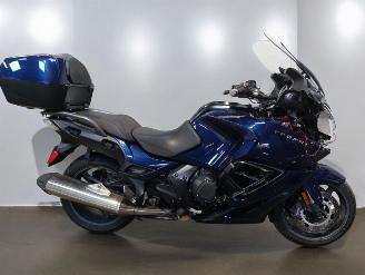 damaged motor cycles Triumph Trophy 1200 SE 2013/9