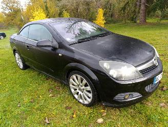 Opel Astra H TWINTOP CABRIOLET 1.9 CDTI- 16V TURBO picture 19