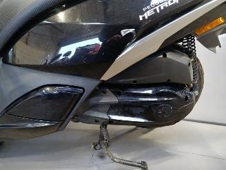 Peugeot  METROPOLIS picture 24