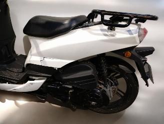 Peugeot  TWEET picture 5