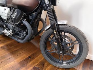 Moto Guzzi V 7 STONE picture 12