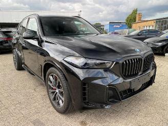 Damaged car BMW X5 xDrive50e M Sport*HEAD-UP - PANO - NAVI -KAM* 2025/2
