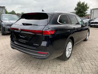 krockskadad bil auto Volkswagen Passat Variant Business 1.5 TSI eHybrid 2025/3