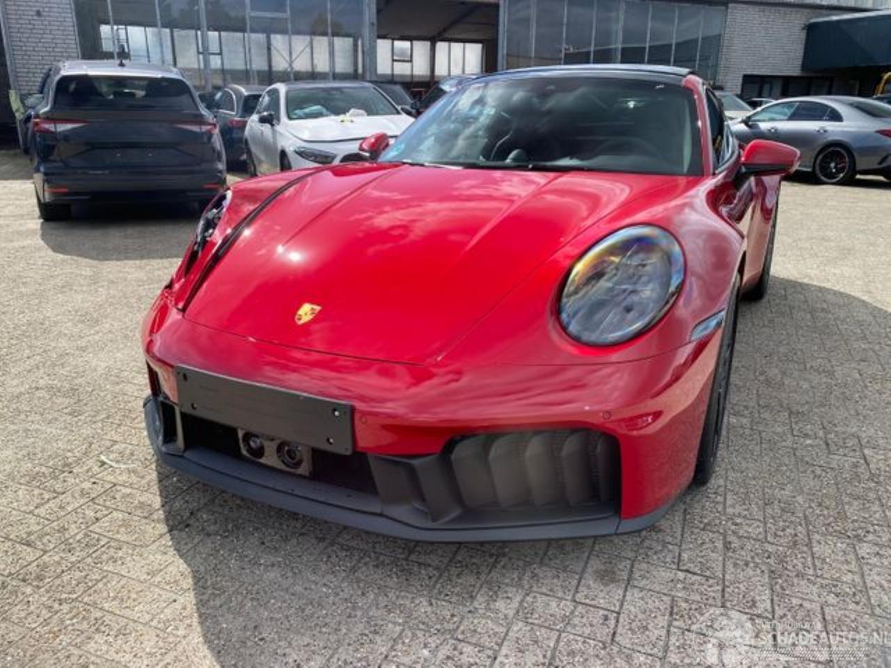 Porsche 911 Carrera 4 GTS T-Hybrid *LIFT - CHRONO -BOSE*