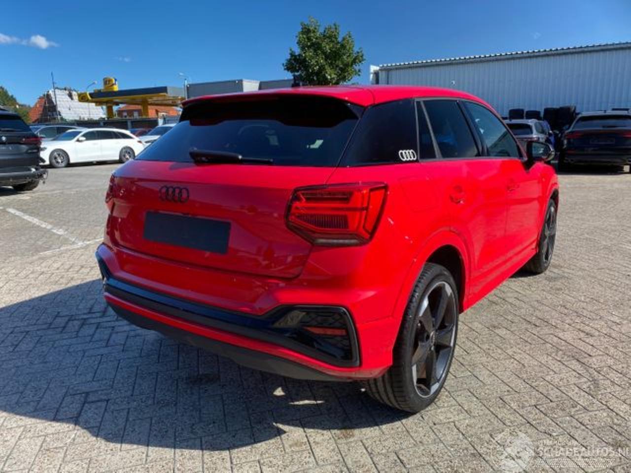 Audi Q2 35 TFSI S tronic S line * KAM - AHK - NAV *