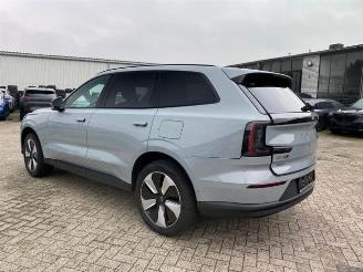 krockskadad bil auto Volvo EX 90 EX90 Core Pure Electric *AHK - KAM - NAV - PANO* 2025/6