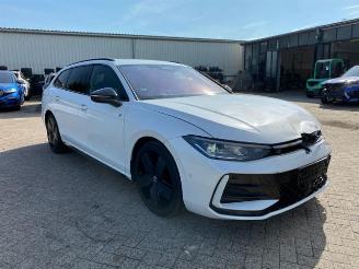 Volkswagen Passat Variant 2.0 TDI DSG R-Line * HUD - PANO * picture 8