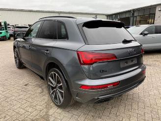 krockskadad bil auto Audi Q5 45 TFSI quattro S line * HUD - PANO- AHK * 2023/8