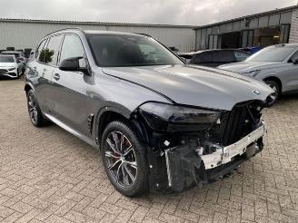 Schadeauto BMW X5 M60i xDrive *HEAD UP - PANO - AHK - KAM* 2024/11