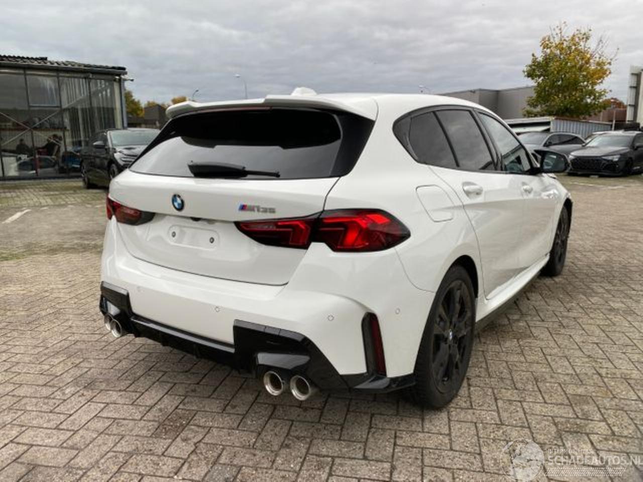 BMW M1 35i xDrive *HEAD-UP - PANO - 360 KAM - NAVI*
