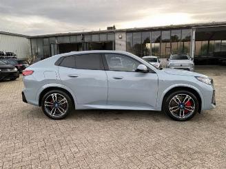 BMW iX2 eDrive20 M Sport *PANO - AHK - KAM - NAVI* picture 4