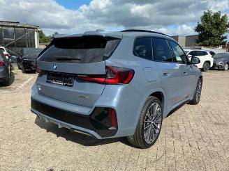 krockskadad bil auto BMW iX1 eDrive20 M Sport Pro HUD/ AHK /Storm damage 2025/4