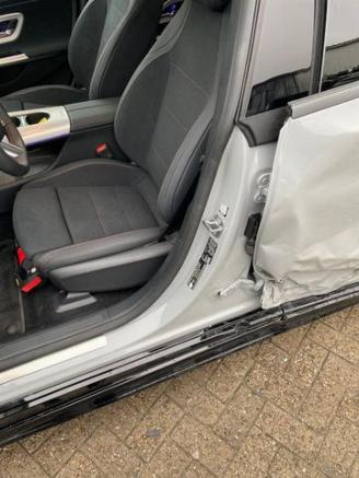 Mercedes Cla-klasse 250+ AMG Line *PANO - 360 KAM - NAVI* picture 13