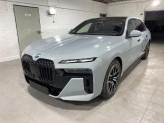 uszkodzony samochody osobowe BMW 7-serie  2023/7